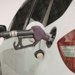 Entenda como, com as orientações de Felipe Schroeder dos Anjos, melhorar o consumo de combustível do seu carro de forma prática e eficiente.