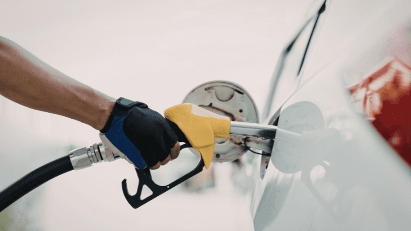 Saiba como reduzir gastos e otimizar o desempenho do veículo com dicas de Felipe Schroeder dos Anjos para melhorar o consumo de combustível do seu carro.